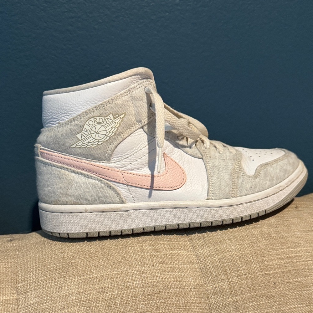 Jordan Women's Sneakers - White and Pink